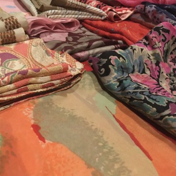 Scarfs - Picture 2 of 3